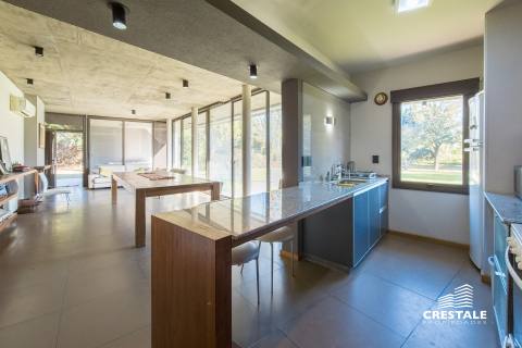Casa 2 dormitorios en venta Los Álamos Club De Campo, Ibarlucea. CHO6921109 Crestale Propiedades