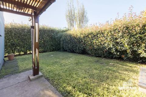 Casa 2 dormitorios en venta Los Álamos Club De Campo, Ibarlucea. CHO6921109 Crestale Propiedades
