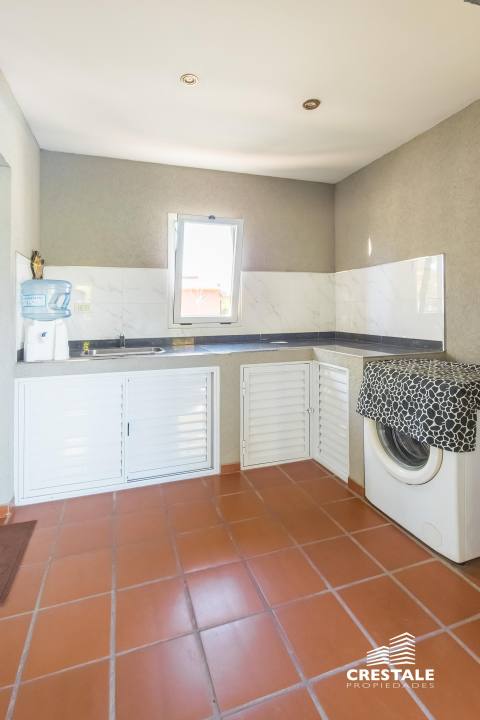 Casa 3 dormitorios en venta Aguadas, Funes. CHO6922005 Crestale Propiedades