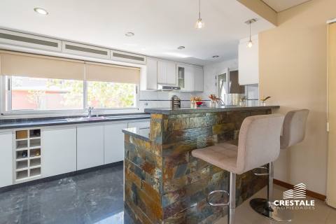Casa 3 dormitorios en venta Aguadas, Funes. CHO6922005 Crestale Propiedades