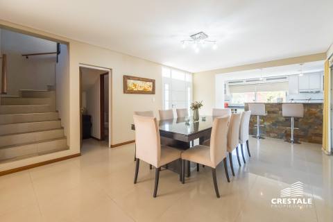 Casa 3 dormitorios en venta Aguadas, Funes. CHO6922005 Crestale Propiedades