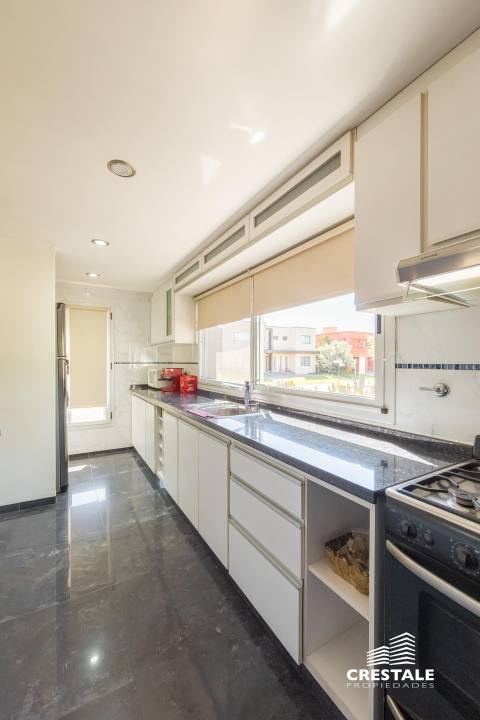 Casa 3 dormitorios en venta Aguadas, Funes. CHO6922005 Crestale Propiedades