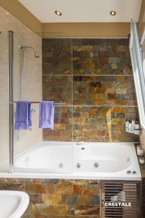 Casa 3 dormitorios en venta Aguadas, Funes. CHO6922005 Crestale Propiedades