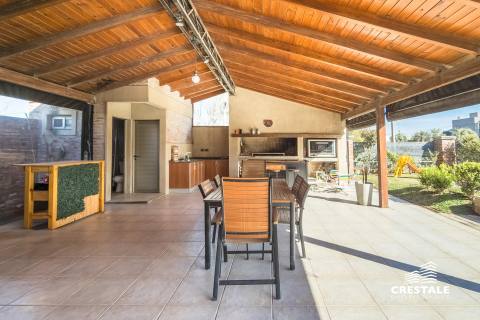 Casa 3 dormitorios en venta Tierra De Sueños 2 - Av. De Las Libertades 1200, Roldán. CHO6926568 Crestale Propiedades