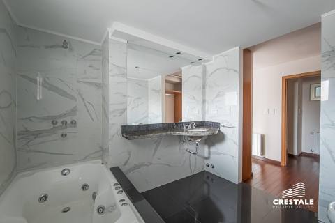 Departamento 4 dormitorios en venta Av. Pellegrini Y Maipú, Rosario. CAP6930670 Crestale Propiedades