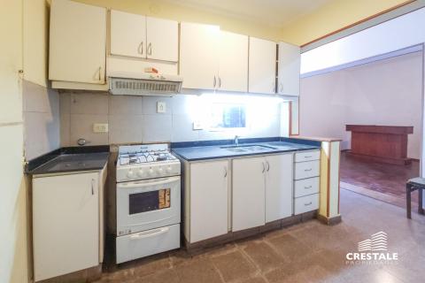 Departamento de pasillo 4 dormitorios en venta Entre Ríos 1500, Rosario. CPH6963224 Crestale Propiedades