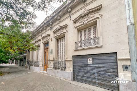 Casa 8 dormitorios en venta Maipú 1800, Rosario. CHO6963674 Crestale Propiedades