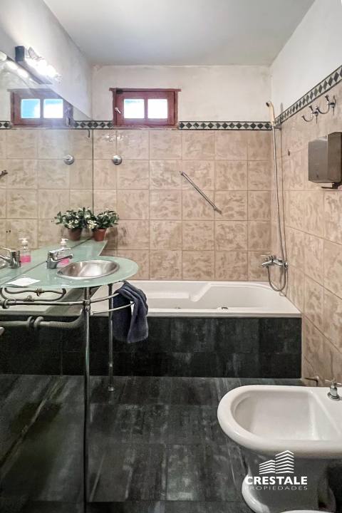 Casa 8 dormitorios en venta Maipú 1800, Rosario. CHO6963674 Crestale Propiedades
