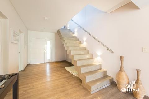 Casa 4 dormitorios en venta San Sebastián, Funes. CHO6993647 Crestale Propiedades
