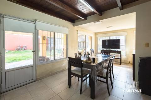 Casa 4 dormitorios en venta Fisherton - Venezuela 700 Bis, Rosario. CHO7015224 Crestale Propiedades