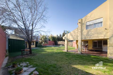 Casa 4 dormitorios en venta Fisherton - Venezuela 700 Bis, Rosario. CHO7015224 Crestale Propiedades