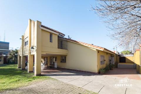 Casa 4 dormitorios en venta Fisherton - Venezuela 700 Bis, Rosario. CHO7015224 Crestale Propiedades