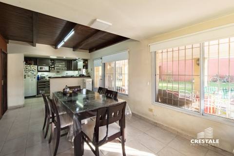 Casa 4 dormitorios en venta Fisherton - Venezuela 700 Bis, Rosario. CHO7015224 Crestale Propiedades