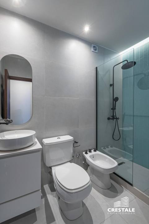 Departamento de pasillo 3 dormitorios en venta Balcarce Y Zeballos, Rosario. CHO7056368 Crestale Propiedades