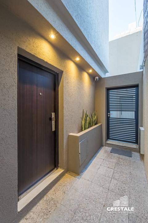 Departamento de pasillo 3 dormitorios en venta Balcarce Y Zeballos, Rosario. CHO7056368 Crestale Propiedades