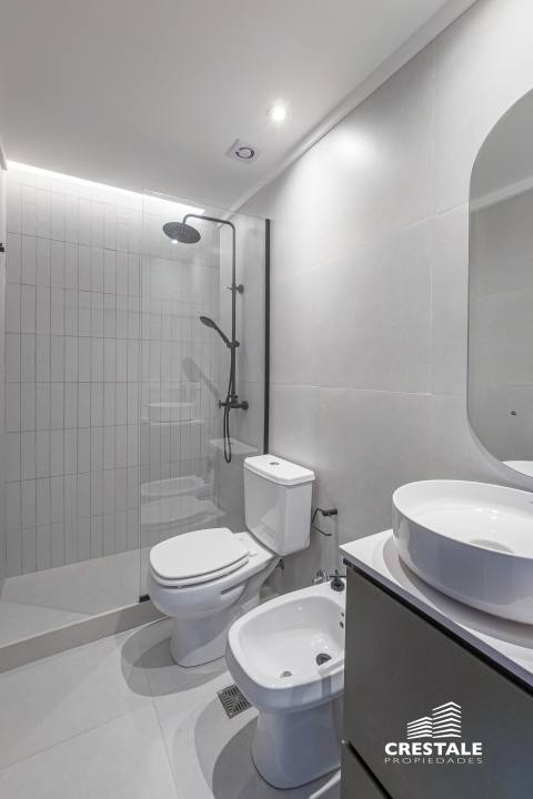 Departamento de pasillo 3 dormitorios en venta Balcarce Y Zeballos, Rosario. CHO7056368 Crestale Propiedades