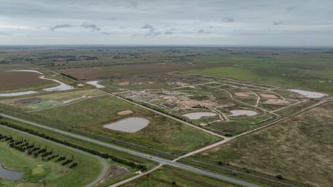 Terreno en venta Cinco Lagos, Ibarlucea. CPN64413 LA7065833 Crestale Propiedades