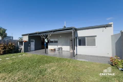 Casa 2 dormitorios en venta Campiñas De Piñero, Piñero. CHO7067326 Crestale Propiedades