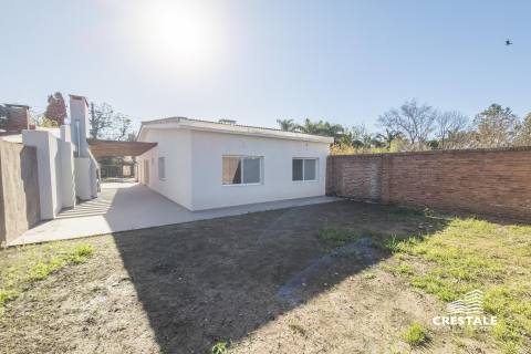 Casa 3 dormitorios en venta Montevideo Y Catamarca - Funes, Funes. CHO7071421 Crestale Propiedades