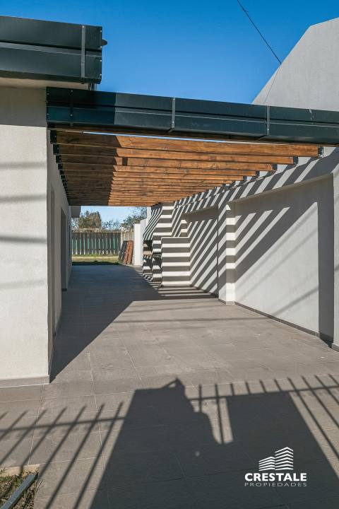 Casa 3 dormitorios en venta Montevideo Y Catamarca - Funes, Funes. CHO7071421 Crestale Propiedades