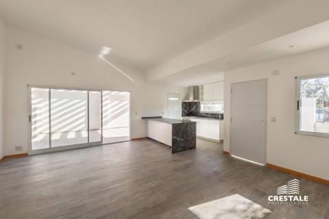 Casa 3 dormitorios en venta Montevideo Y Catamarca - Funes, Funes. CHO7071421 Crestale Propiedades