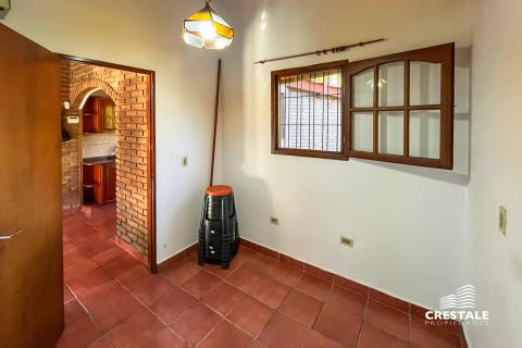 Casa 2 dormitorios en venta Houssay Y General Lopez, Funes. CHO7100036 Crestale Propiedades