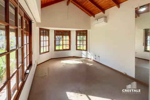 Casa 2 dormitorios en venta Houssay Y General Lopez, Funes. CHO7100036 Crestale Propiedades