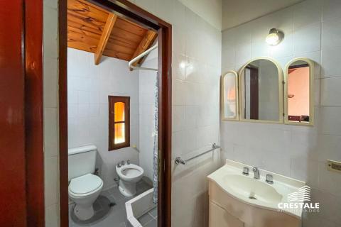 Casa 2 dormitorios en venta Houssay Y General Lopez, Funes. CHO7100036 Crestale Propiedades