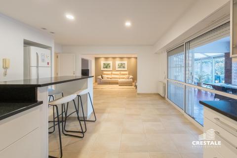Casa 3 dormitorios en venta Azcuenaga 8500, Rosario. CHO7100417 Crestale Propiedades