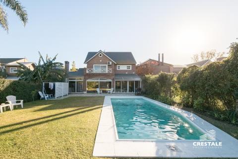 Casa 3 dormitorios en venta Azcuenaga 8500, Rosario. CHO7100417 Crestale Propiedades