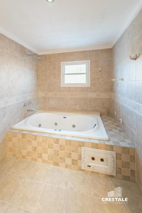 Casa 3 dormitorios en venta Azcuenaga 8500, Rosario. CHO7100417 Crestale Propiedades