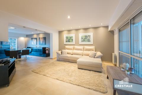 Casa 3 dormitorios en venta Azcuenaga 8500, Rosario. CHO7100417 Crestale Propiedades