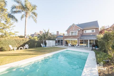 Casa 3 dormitorios en venta Azcuenaga 8500, Rosario. CHO7100417 Crestale Propiedades