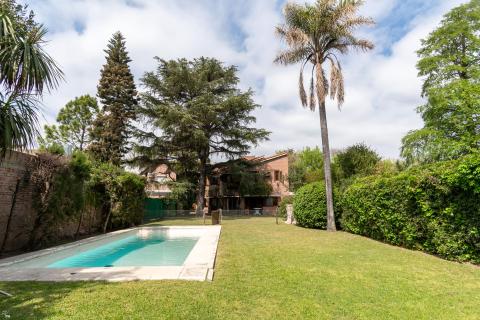 Casa 4 dormitorios en venta Morrison 8000, Rosario. CHO7102547 Crestale Propiedades