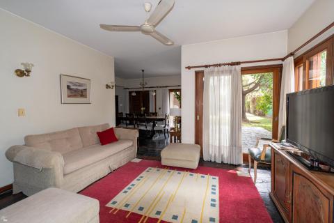 Casa 4 dormitorios en venta Morrison 8000, Rosario. CHO7102547 Crestale Propiedades