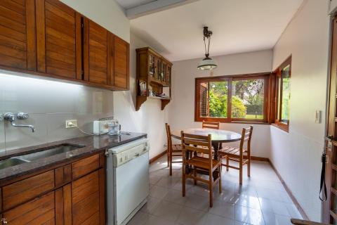 Casa 4 dormitorios en venta Morrison 8000, Rosario. CHO7102547 Crestale Propiedades