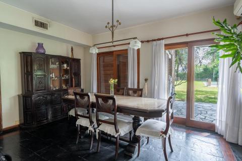 Casa 4 dormitorios en venta Morrison 8000, Rosario. CHO7102547 Crestale Propiedades