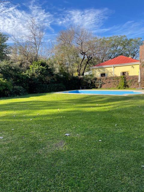 Casa 4 dormitorios en venta Tarragona 200 Bis, Rosario. CHO7112570 Crestale Propiedades