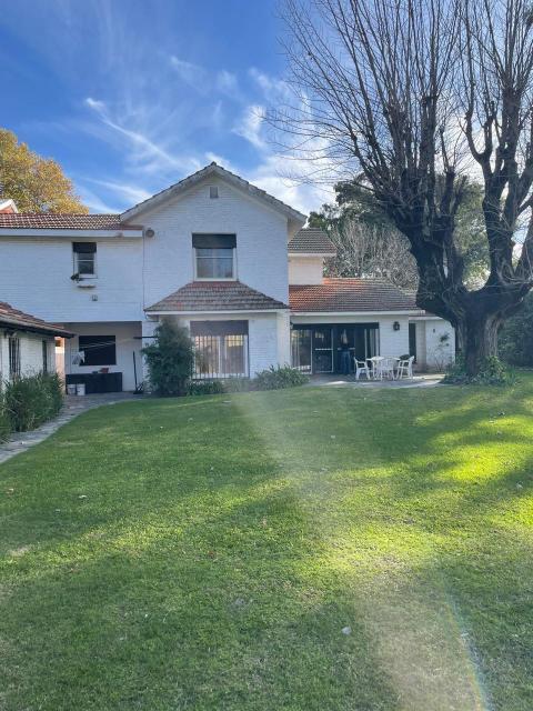 Casa 4 dormitorios en venta Tarragona 200 Bis, Rosario. CHO7112570 Crestale Propiedades