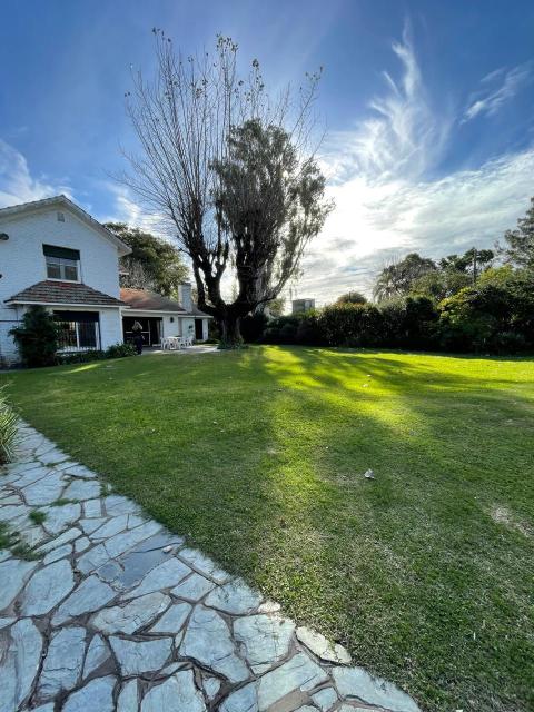 Casa 4 dormitorios en venta Tarragona 200 Bis, Rosario. CHO7112570 Crestale Propiedades