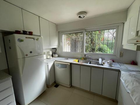 Casa 4 dormitorios en venta Tarragona 200 Bis, Rosario. CHO7112570 Crestale Propiedades