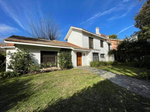 Casa 4 dormitorios en venta Tarragona 200 Bis, Rosario. CHO7112570 Crestale Propiedades