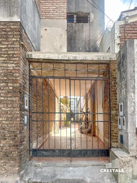 Departamento de pasillo 2 dormitorios en venta Chiclana Y Darragueira, Rosario. CHO7113395 Crestale Propiedades