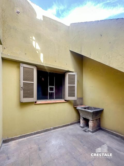 Departamento de pasillo 2 dormitorios en venta Chiclana Y Darragueira, Rosario. CHO7113395 Crestale Propiedades