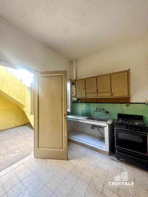 Departamento de pasillo 2 dormitorios en venta Chiclana Y Darragueira, Rosario. CHO7113395 Crestale Propiedades