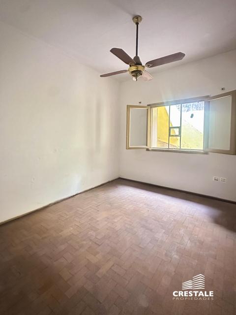 Departamento de pasillo 2 dormitorios en venta Chiclana Y Darragueira, Rosario. CHO7113395 Crestale Propiedades