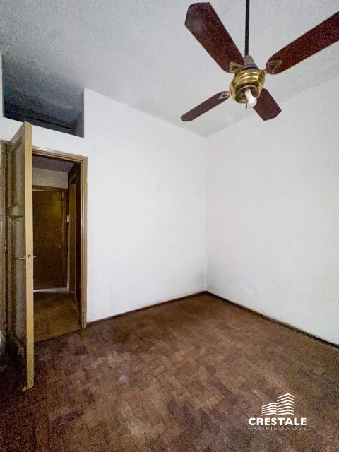 Departamento de pasillo 2 dormitorios en venta Chiclana Y Darragueira, Rosario. CHO7113395 Crestale Propiedades
