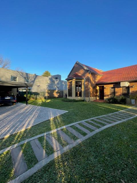 Casa 3 dormitorios en venta Dorrego 800 - Funes, Funes. CHO7117845 Crestale Propiedades