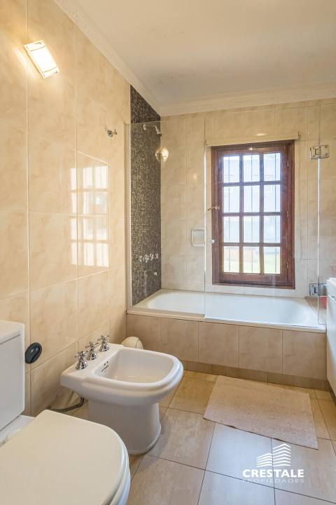 Casa 3 dormitorios en venta Dorrego 800 - Funes, Funes. CHO7117845 Crestale Propiedades