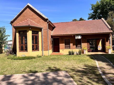Casa 3 dormitorios en venta Dorrego 800 - Funes, Funes. CHO7117845 Crestale Propiedades